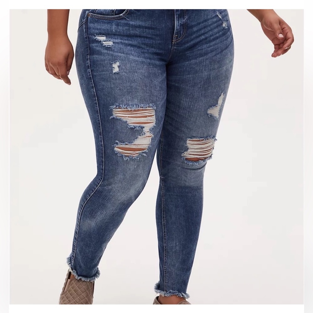 Torrid Bombshell Straight Leg Distressed Jeans size 18 regular